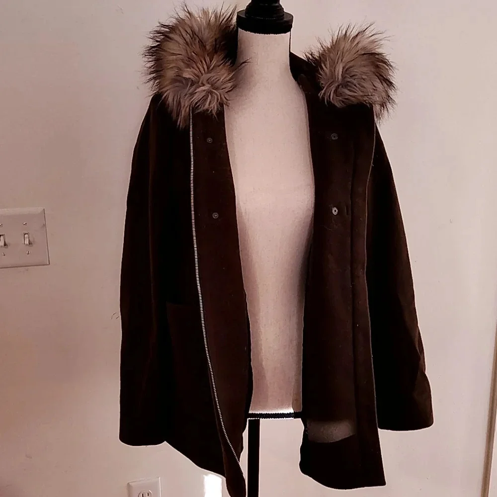 Zara Brown Coat with Faux Fur Collar - Picture 12 of 13